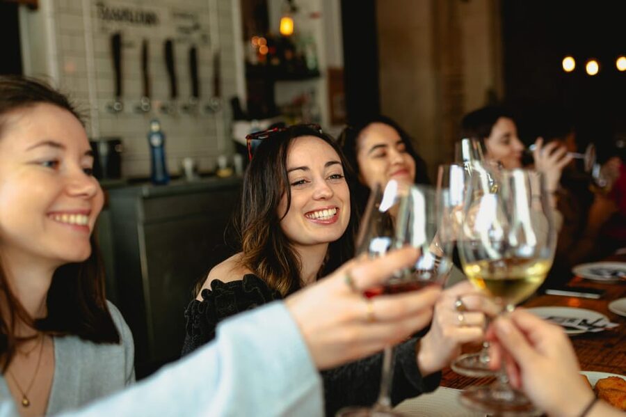 Barcelona: El Born Food Walking Tour with Tapas and Drinks - Four drinks, including vermouth and cava