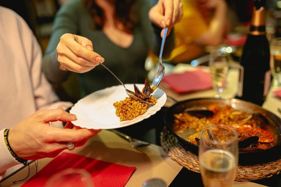 Barcelona: El Born Food Walking Tour with Tapas and Drinks - What the guides add