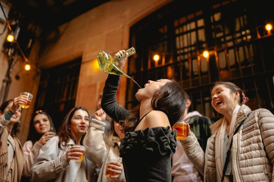 Barcelona: El Born Food Walking Tour with Tapas and Drinks - Starting near Plaça de Correus