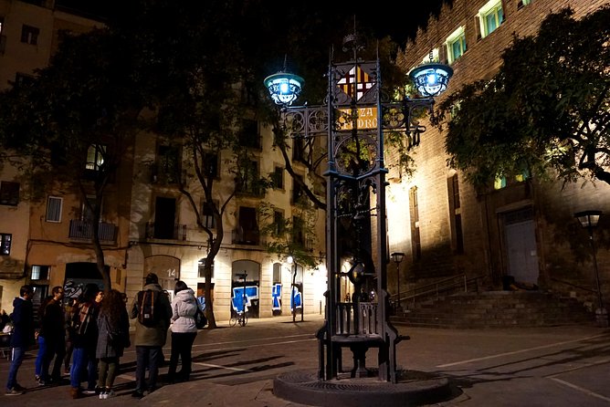 Barcelona: El Born Ghost Walking Tour. - The street where Barcelona bought snow
