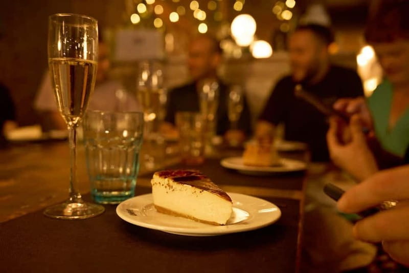 Barcelona: El Born Gourmet Food & Wine Small Group Tour - Wine, cava, and beer with the meal