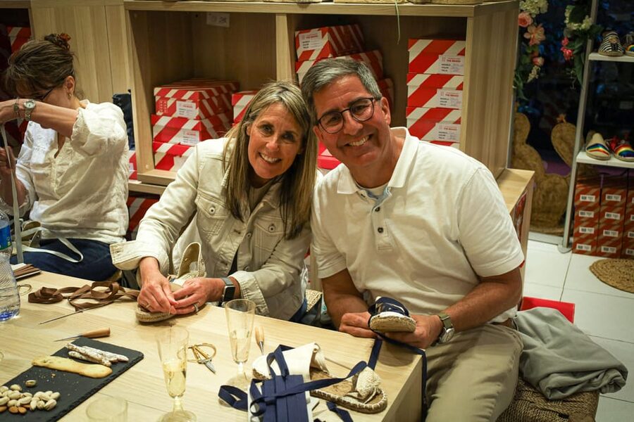 Barcelona: Espadrilles Shoe-Making Workshop - Arriving at Carrer d’Avinyó, 8