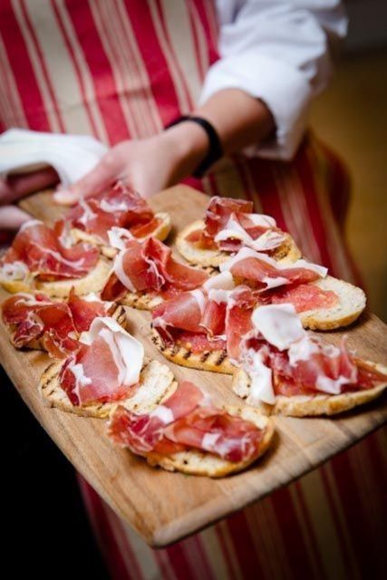 Barcelona: Evening Walking Tour in the Gaudi Area with Tapas - Mediterranean tapas in a local restaurant