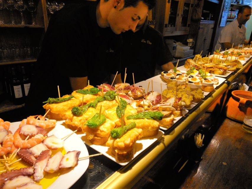 Barcelona: Evening Walking Tour in the Gaudi Area with Tapas - Pintxos from northern Spain
