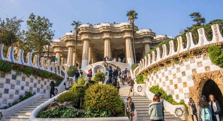 Barcelona: Exclusive Park Güell Private Guided Tour - Meeting at Carretera del Carmel 23