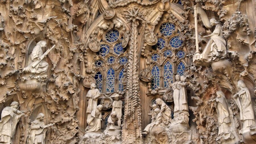 Barcelona: Exclusive Sagrada Familia Private Guided Tour - Why the Sagrada Familia is worth a guided visit