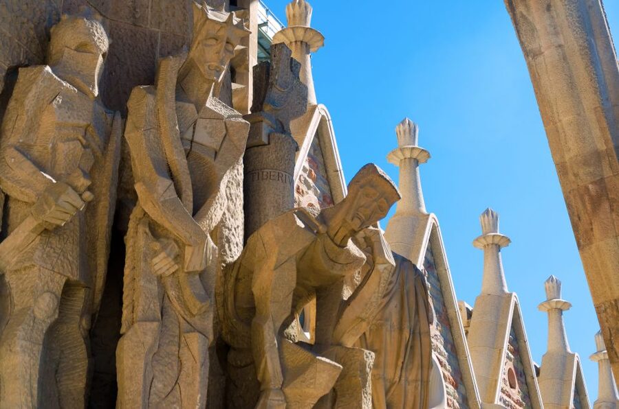Barcelona: Exclusive Sagrada Familia Private Guided Tour - Inside Gaudí’s unfinished masterpiece