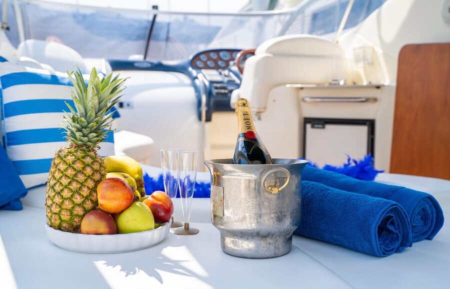 Barcelona: Exclusive Yatch tour with Drinks and Snacks - Key points to know before you book