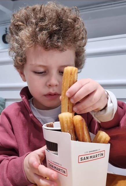 Barcelona: Experience the Best Churros with Hot Chocolate - Six churros, served in a useful tasting order