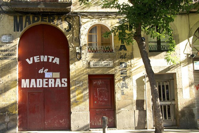 Barcelona: Explore El Born’s Hidden Corners with a Local Host - Walking El Born’s medieval streets and squares