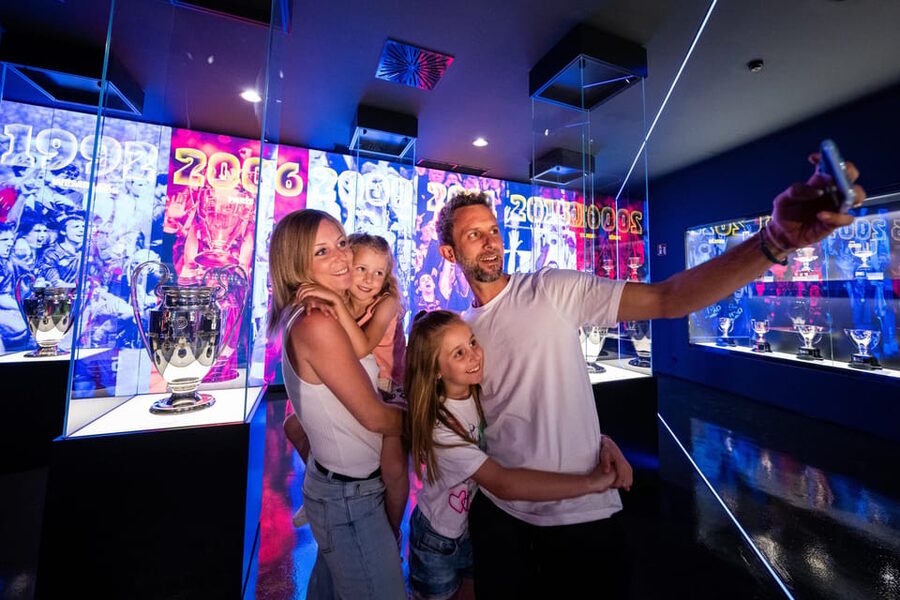 Barcelona: FC Barcelona Museum Total Experience Pass - Starting inside the Barça Immersive Tour