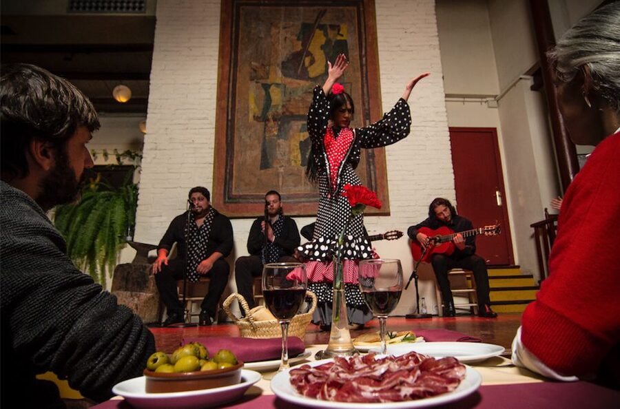 Barcelona: Flamenco Show with Dinner at Tablao de Carmen - The flamenco performance at close range