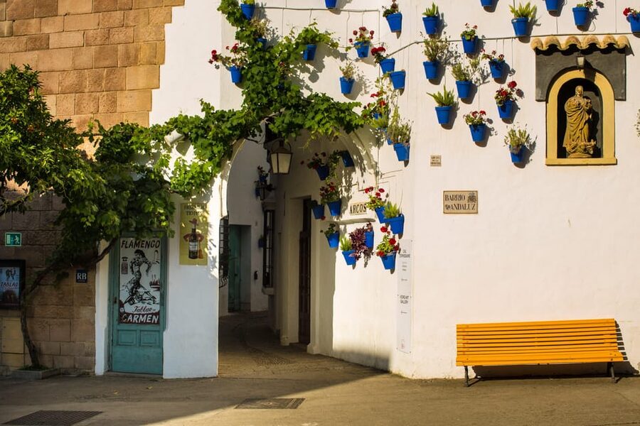 Barcelona: Flamenco Show with Dinner at Tablao de Carmen - Arrive early for Poble Espanyol