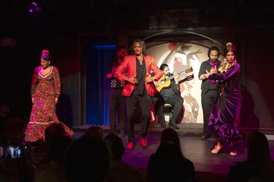 Barcelona: Flamenco Show with Drink at La Rambla - Getting there on La Rambla