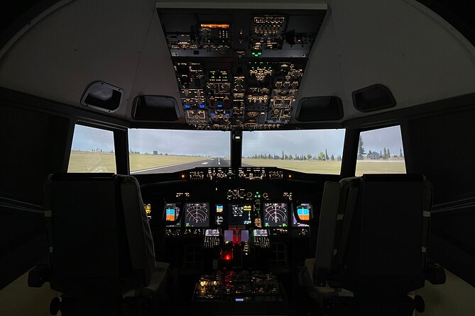 Barcelona Flight Simulator Experience - Sitting in a Real Boeing 737 Cockpit