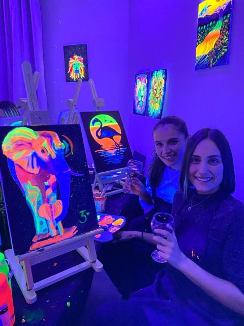 Barcelona: Fluorescent Paint and Wine Workshop - Why this makes a good break from Barcelona sightseeing