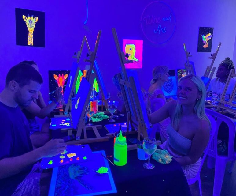 Barcelona: Fluorescent Paint and Wine Workshop - Is $47 a fair price?