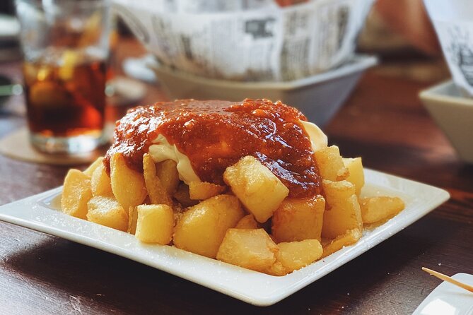 Barcelona Food Tour: Tapas, Drinks and Delights with a Local - What the guides add to the walk