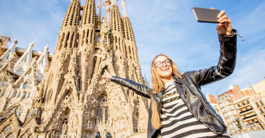 Barcelona: Foodie Walking Tour with Sagrada Familia Tickets - FAQ
