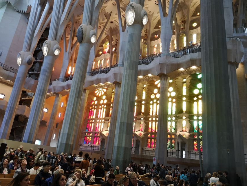 Barcelona: Foodie Walking Tour with Sagrada Familia Tickets - Is $224 a fair price?
