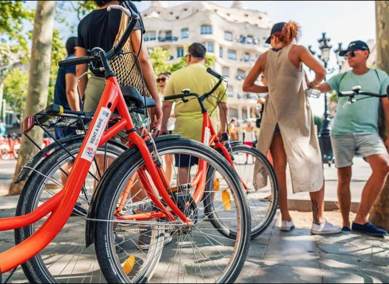 Barcelona: Full-Day Bike/E-Bike Rental with Helmet and Lock - Plaza de Catalunya and the central city