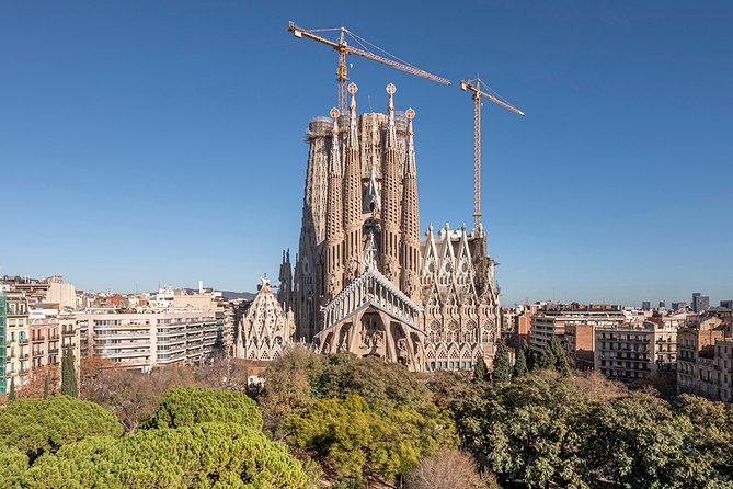 Barcelona Full-Day Sightseeing Private Tour - Montjuïc by private vehicle