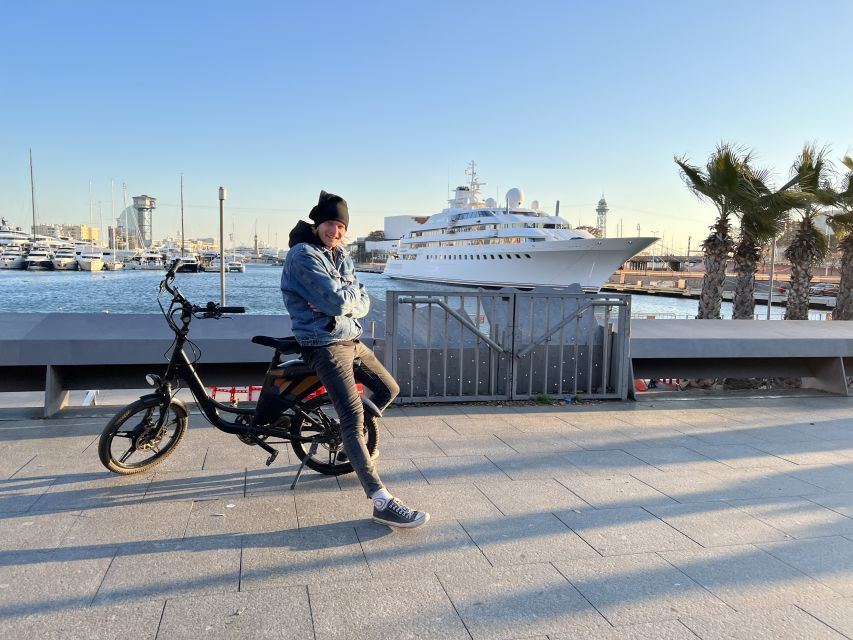 Barcelona: Gaudi Guided E-Bike Tour - Guides, languages, and the human side of the ride