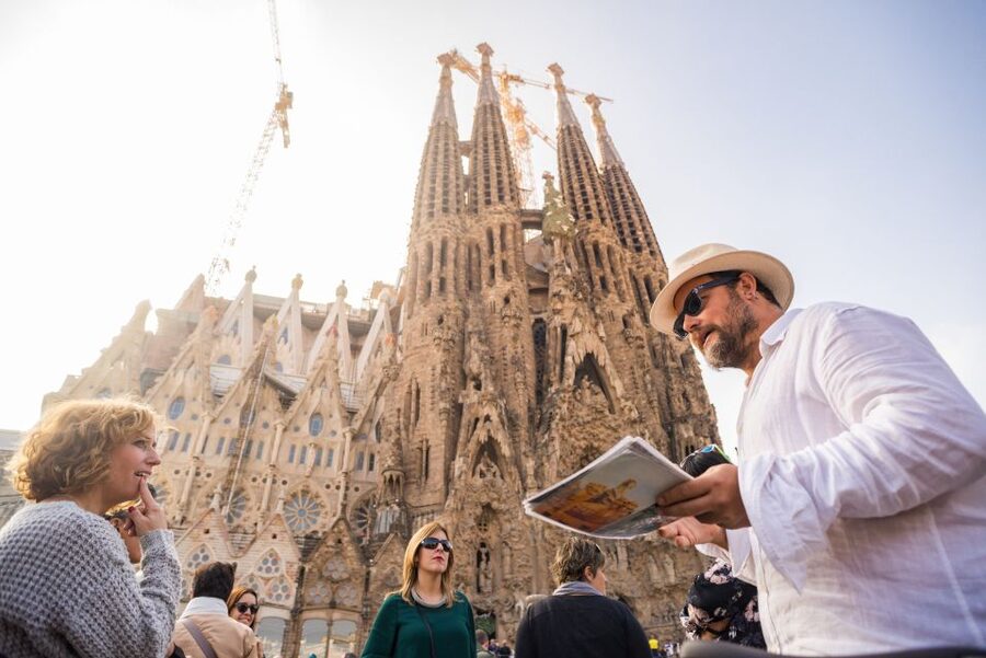 barcelona: Gaudi Highlights eBike tour - Starting near El Born and the medieval center