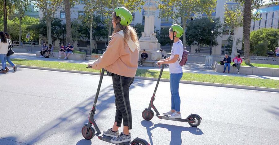 Barcelona: Gaudi Highlights Guided Tour by Electric Scooter - Why an e-scooter works well in Barcelona
