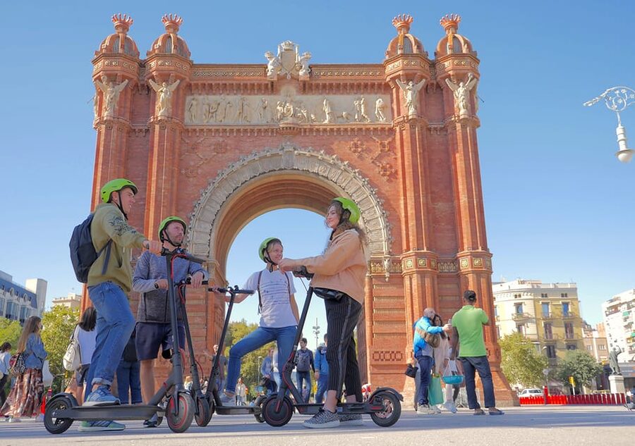 Barcelona: Gaudi Highlights Guided Tour by Electric Scooter - La Monumental, Sagrada Família, and Gaudí’s Eixample