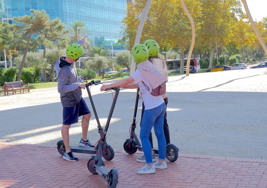Barcelona: Gaudi Highlights Guided Tour by Electric Scooter - Guides, languages, and group size