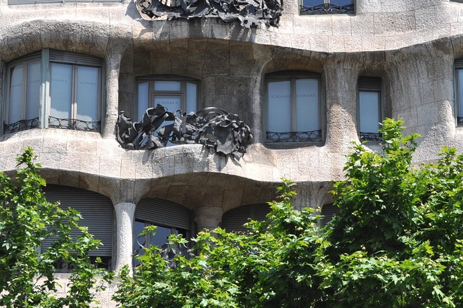 Barcelona & Gaudi. Regular Tour - Starting at Gran Via and entering the Eixample