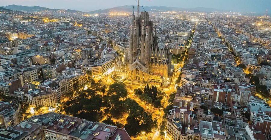 Barcelona: Gaudí Sightseeing Guided Segway Tour - Key points to know before booking