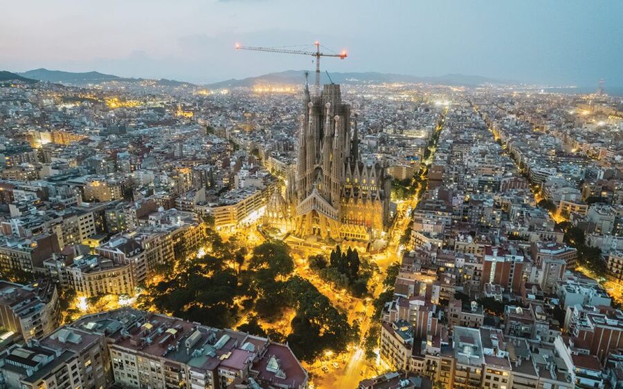 Barcelona: Gaudí Sightseeing Guided Segway Tour - Who should choose this Barcelona tour?