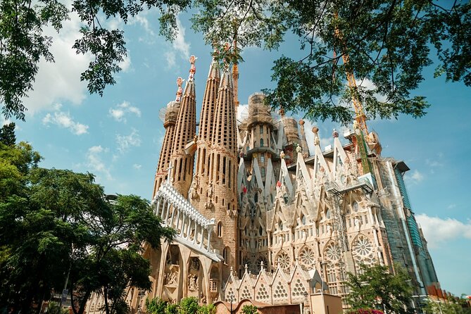 Barcelona: Gaudí, Tapa, Drink & Hidden Architectural Gems - Is $49.07 a fair price?