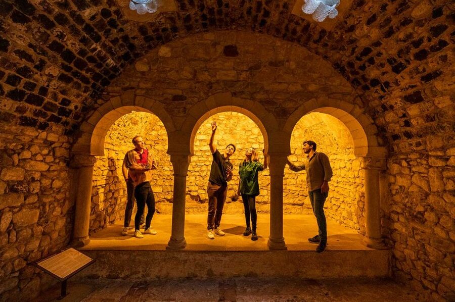 Barcelona: Girona Private Guided Tour by High-Speed Train - Walking the Ancient Walls