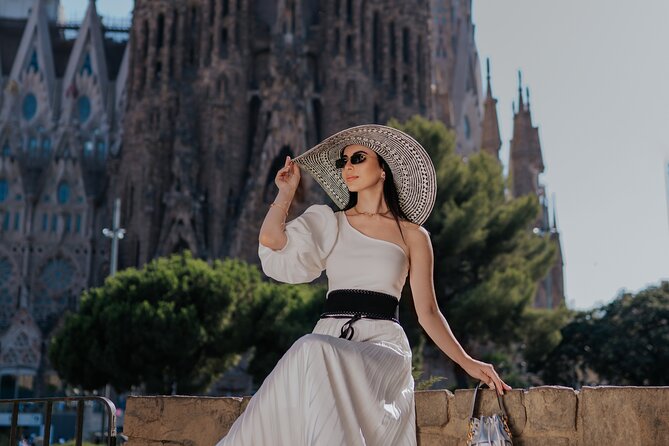 Barcelona: Glamour Wow Dress Photoshoot in Spectacular locations - Why this Barcelona photoshoot works for a wow dress