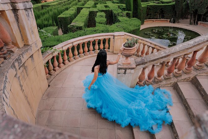 Barcelona: Glamour Wow Dress Photoshoot in Spectacular locations - The dress assistant is more than a small extra