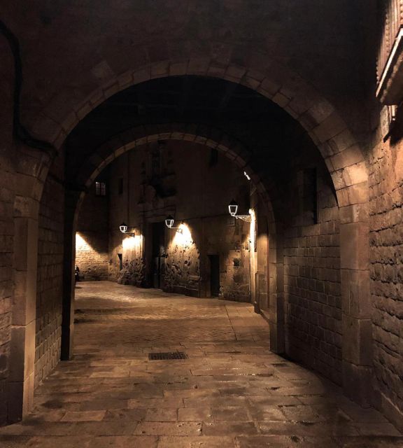 Barcelona: Gothic Quarter By Night Guided Walking Tour - Gelato in summer, hot chocolate in winter