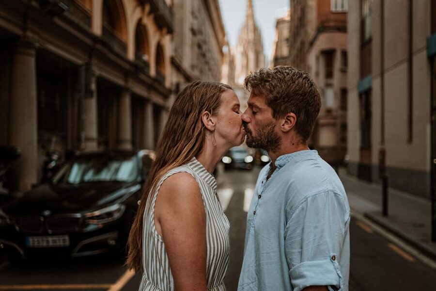 Barcelona: Gothic Quarter Cinematic Photoshoot and Guide - Who should book this experience