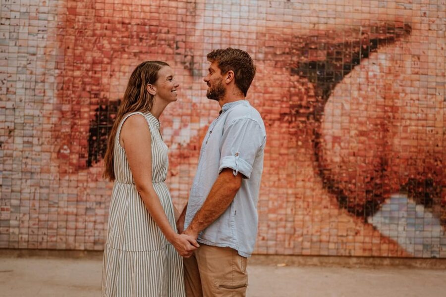 Barcelona: Gothic Quarter Cinematic Photoshoot and Guide - Plaça del Rei and the final portraits