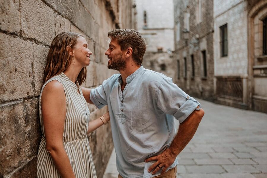 Barcelona: Gothic Quarter Cinematic Photoshoot and Guide - What you actually receive for $34