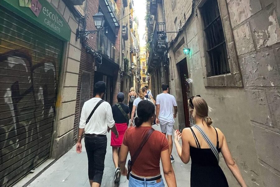 Barcelona: Gothic Quarter Gems Private Walking Tour - Starting outside Café Zurich