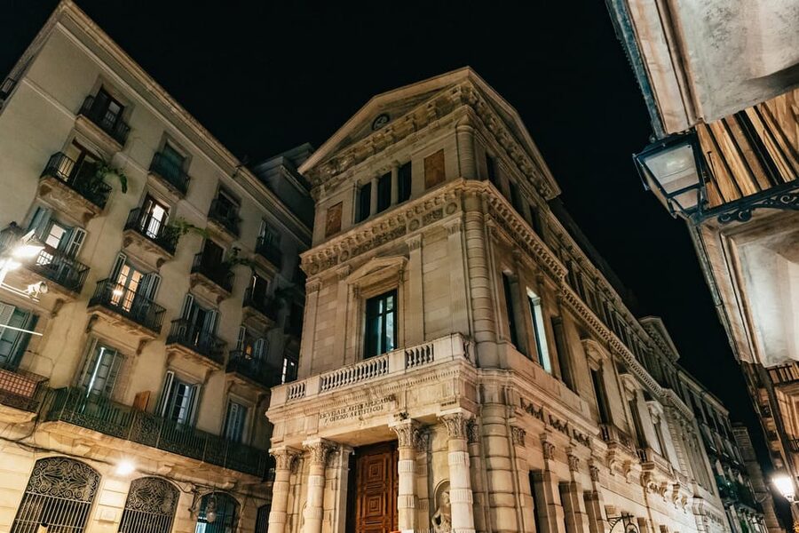 Barcelona: Gothic Quarter Ghosts and Legends Walking Tour - The dark-history focus