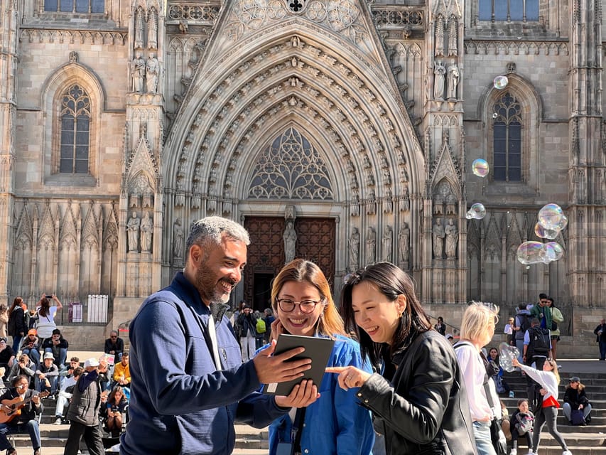 Barcelona: Gothic Quarter Guided Tour with Flamenco & Tapas - Key points to know before booking