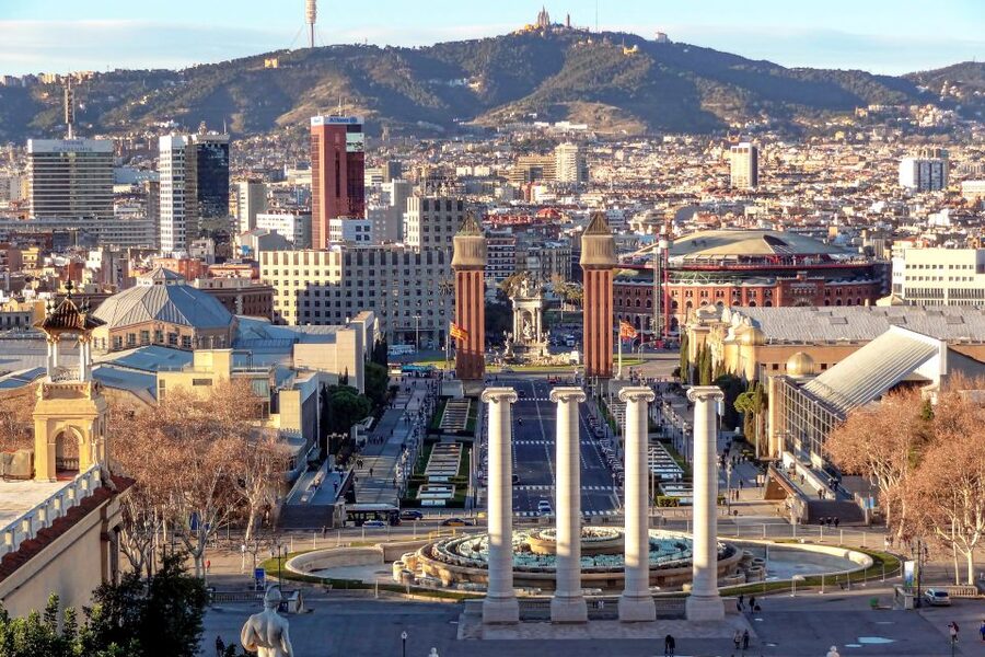 Barcelona: Gothic Quarter & La Sagrada Familia Private Tour - Is $294 per person a fair price?