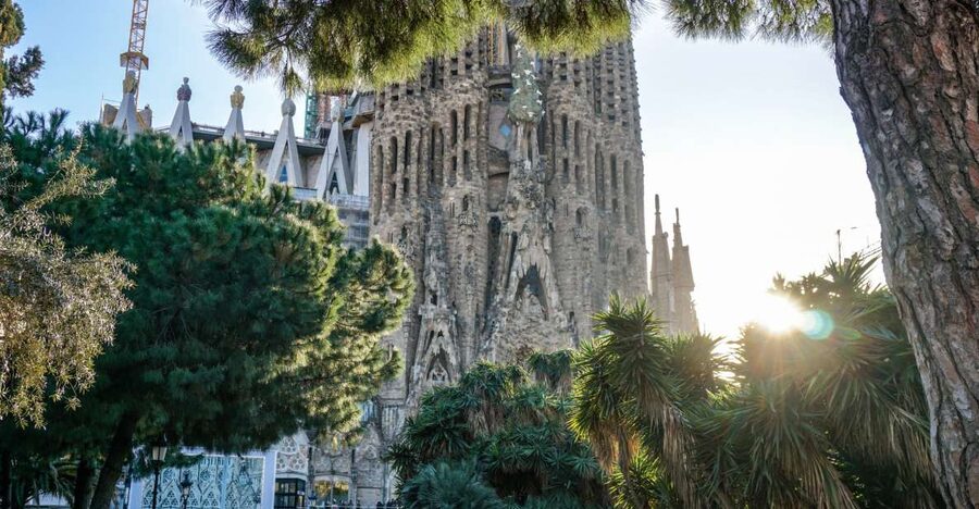 Barcelona: Gothic Quarter & La Sagrada Familia Private Tour - Who should book this day?