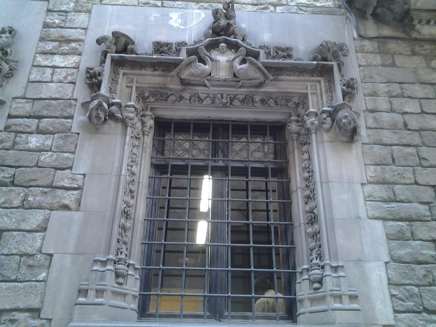 Barcelona: Gothic Quarter Legends Walking Tour with Tapas - Booking details worth knowing