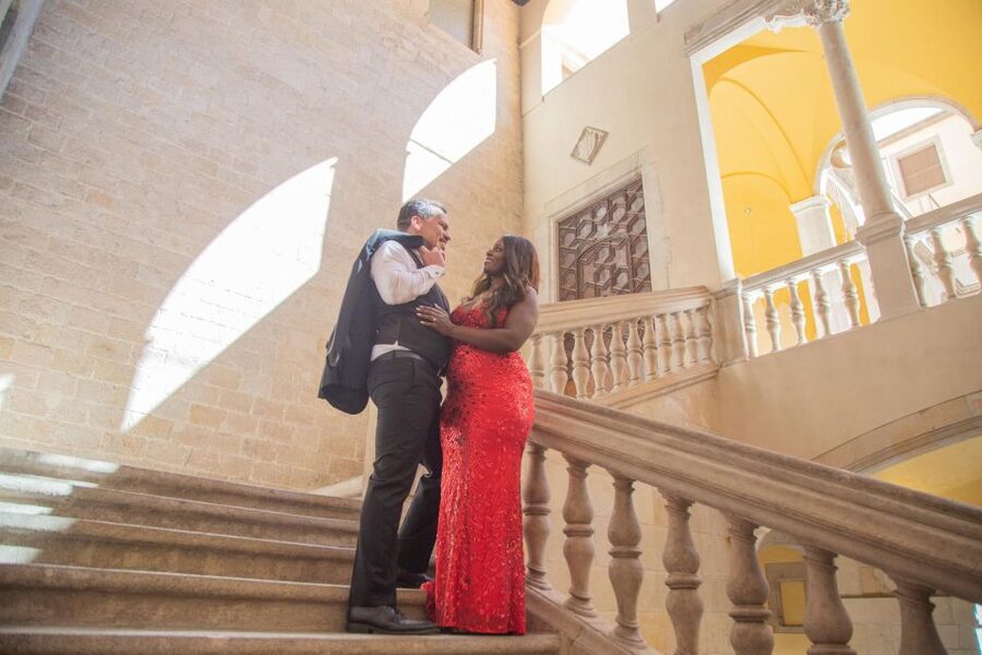 Barcelona: Gothic Quarter Private Photoshoot Experience - What makes the photographs feel personal