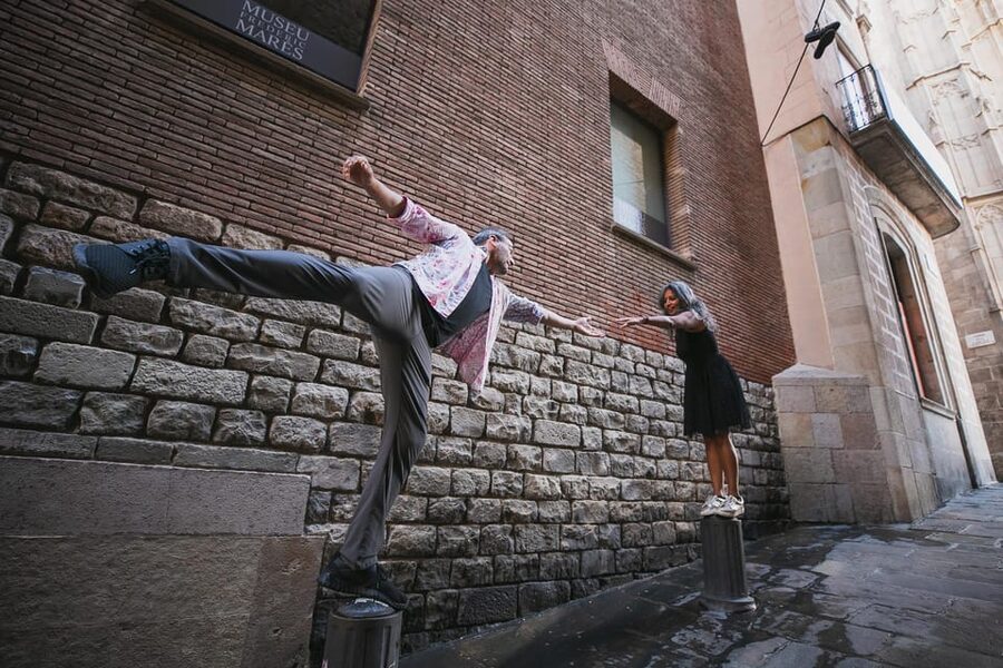 Barcelona: Gothic Quarter Private Photoshoot Experience - Meeting at Pla de la Seu beside La Seu